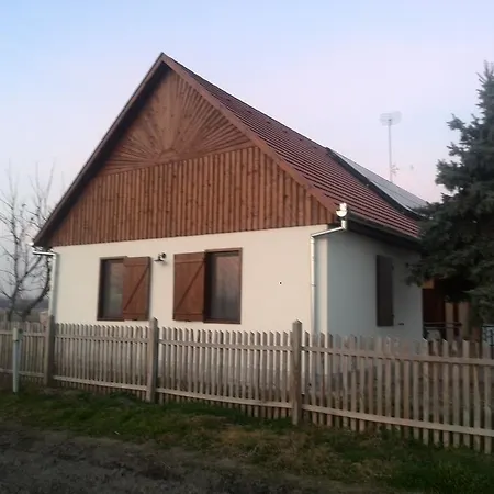 Eszter-ház * Kerekegyháza