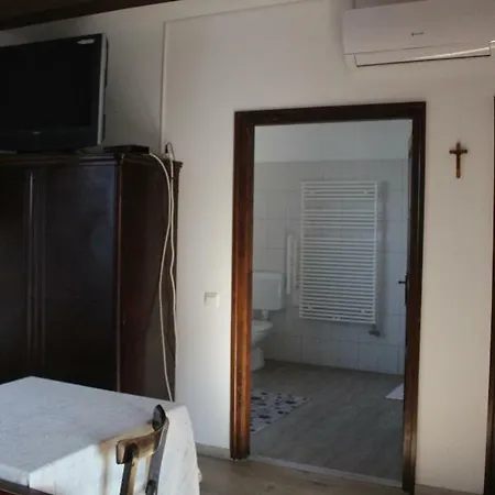 Eszter-haz Vendeghaz Guest house Kerekegyhaza