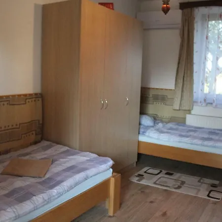 Eszter-haz Vendeghaz Guest house Kerekegyhaza